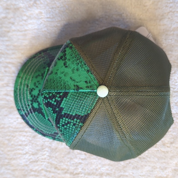 Goorin Bros Grasshopper Animal Farm Snapback Trucker Hat - Picture 5 of 6